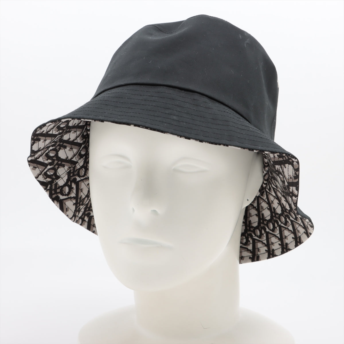Dior Reversible Oblique Black Bucket Hat Size 57 – THE PURSE AFFAIR