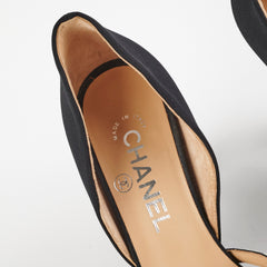 Chanel Pearl Heels Size 36 Black Chanel Pearl Heels Size 36 Black