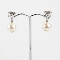 Chanel CC Logo Pearl Drop Earrings Chanel CC Logo Pearl Drop Earrings