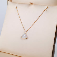 Bvlgari Diva Dream Necklace MOP Rose Gold Bvlgari Diva Dream Necklace MOP Rose Gold