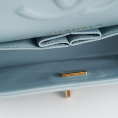 Chanel Classic Flap Medium/Large Light Blue Caviar 22P (Microchipped) Chanel Classic Flap Medium/Large Light Blue Caviar 22P (Microchipped)