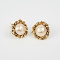 Chanel Vintage Pearl Earring Clasp Chanel Vintage Pearl Earring Clasp