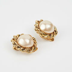 Chanel Vintage Pearl Earring Clasp Chanel Vintage Pearl Earring Clasp