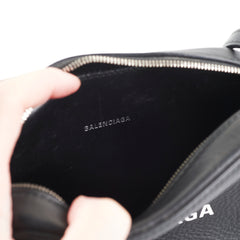 Balenciaga Everyday Camera Black Crossbody Bag Balenciaga Everyday Camera Black Crossbody Bag