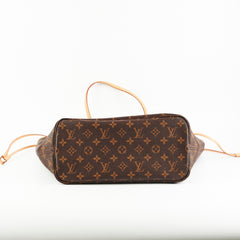 Louis Vuitton Neverfull MM Monogram Shoulder Bag Louis Vuitton Neverfull MM Monogram Shoulder Bag