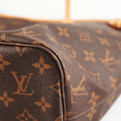Louis Vuitton Neverfull MM Monogram Shoulder Bag Louis Vuitton Neverfull MM Monogram Shoulder Bag