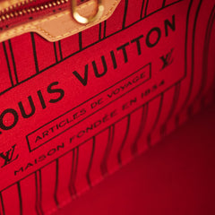 Louis Vuitton Neverfull MM Monogram Shoulder Bag Louis Vuitton Neverfull MM Monogram Shoulder Bag