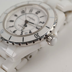 Chanel J12 ceramic 33mm automatic watch white Chanel J12 ceramic 33mm automatic watch white