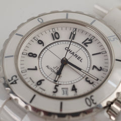 Chanel J12 ceramic 33mm automatic watch white Chanel J12 ceramic 33mm automatic watch white