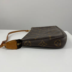 Louis Vuitton Pochette Accessoires Monogram
