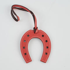 Hermès Paddock Fer A Cheval Horse Shoe Charm Evergrain Rouge Grenat/Ebene