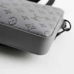 Louis Vuitton Men's Trio Messenger Bag Grey