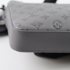 Louis Vuitton Men's Trio Messenger Bag Grey