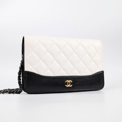 Chanel Gabrielle Wallet On Chain Black/White