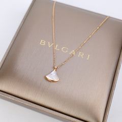 Bvlgari Diva Dream Necklace MOP Rose Gold