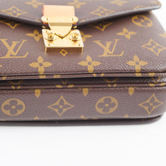 Louis Vuitton Pochette Metis East West Monogram Microchip