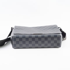 Louis Vuitton District PM Louis Vuitton District PM Damier Graphite