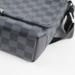 Louis Vuitton District PM Louis Vuitton District PM Damier Graphite