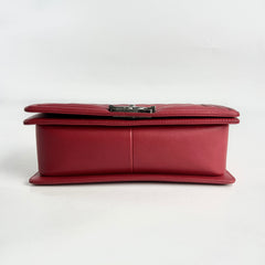 Chanel Boy Old Medium Chevron Lambskin Red - 22 Series