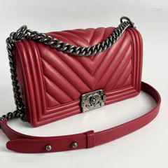Chanel Boy Old Medium Chevron Lambskin Red - 22 Series
