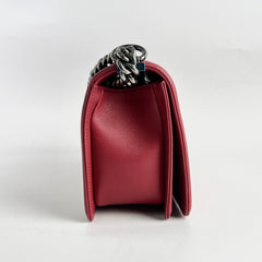 Chanel Boy Old Medium Chevron Lambskin Red - 22 Series