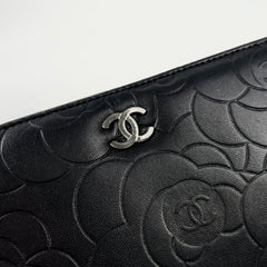 Chanel Yen Camelia Wallet Black