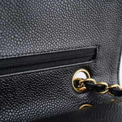 Chanel Vintage Caviar Memium/Large Classic Flap Black