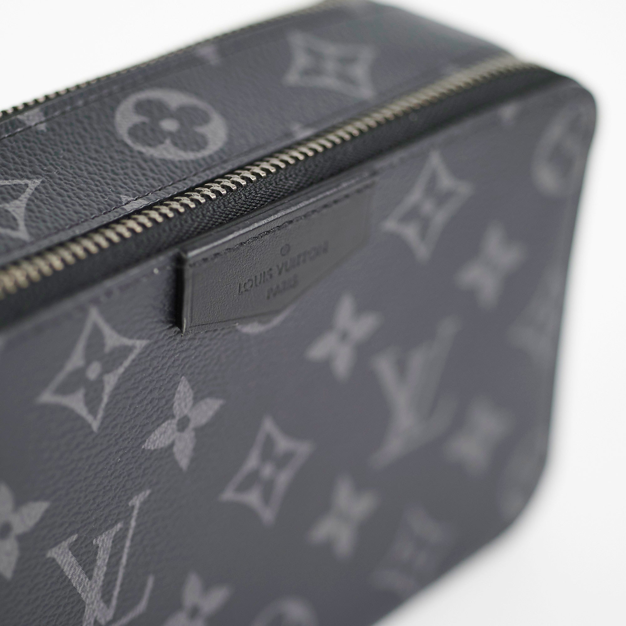 Louis Vuitton Alpha Wearable Wallet Monogram Eclipse Bag - THE
