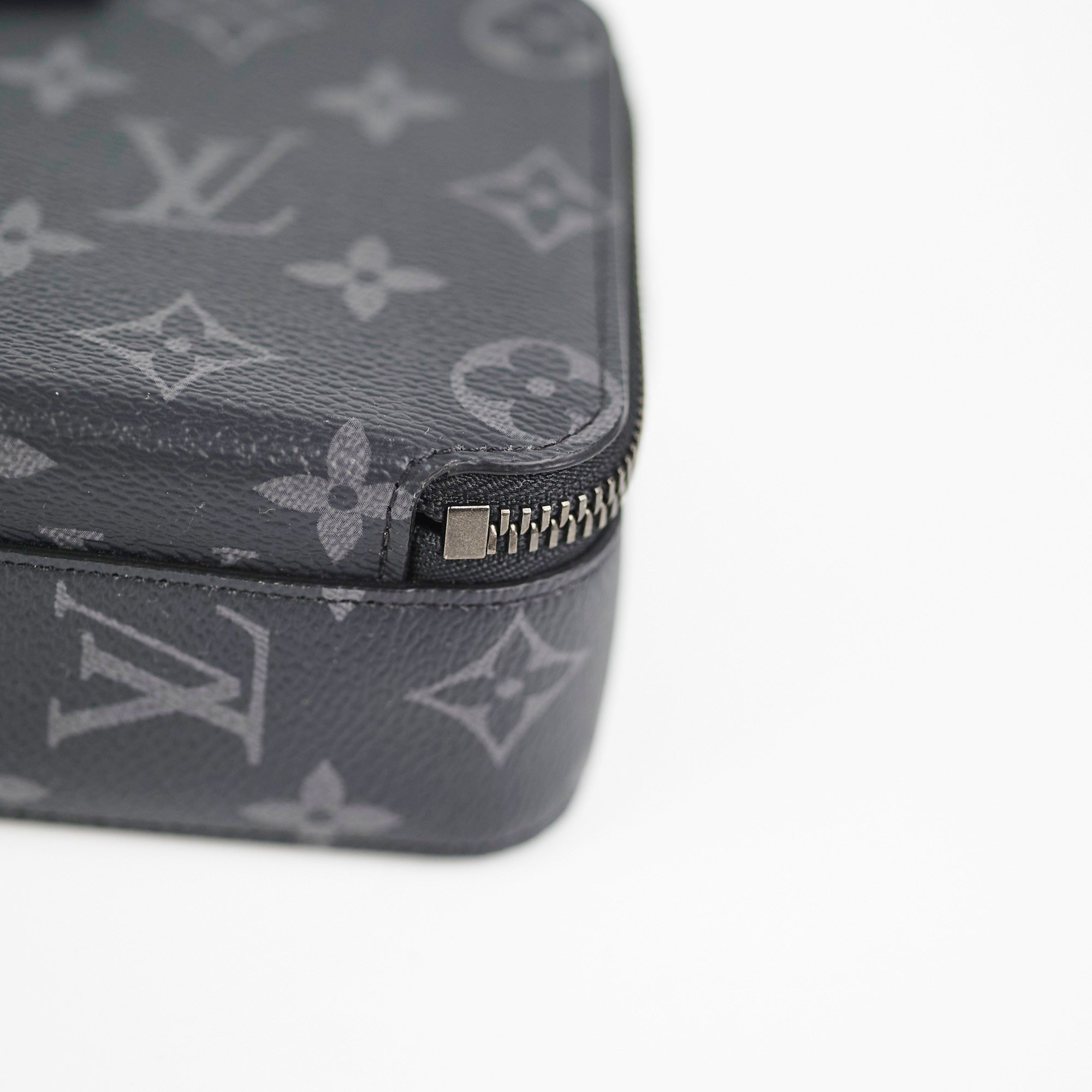 Alpha Wearable Wallet leather travel bag