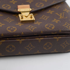 Deal of The Week - Louis Vuitton Pochette Metis Monogram Microchip