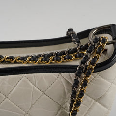 Chanel Small Gabrielle Black/White 27 Serial