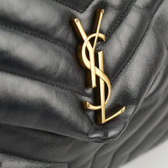 Black leather handbag with gold 