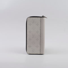 Louis Vuitton Taigarama Zippy Wallet White