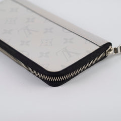 Louis Vuitton Taigarama Zippy Wallet White