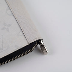 Louis Vuitton Taigarama Zippy Wallet White