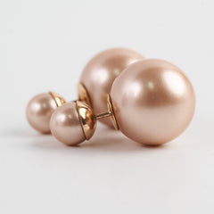 Set of pearl earrings 