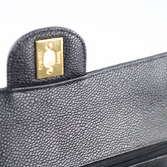 Chanel Caviar Medium Medium/Large Classic Flap Black