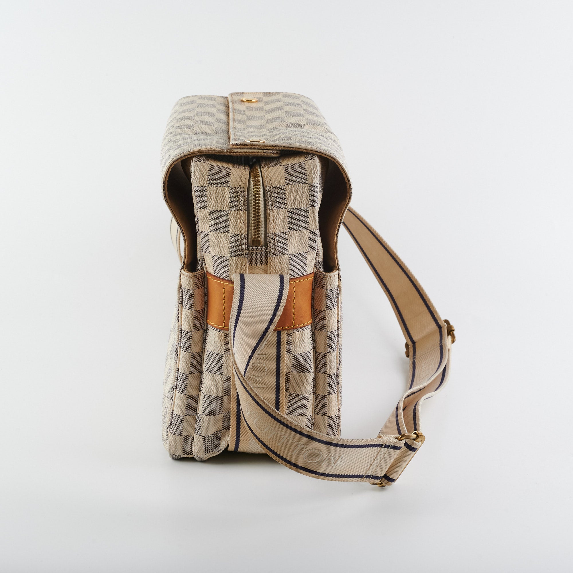 Louis Vuitton Damier Azur Naviglio Crossbody Messenger Bag Leather  ref.298676 - Joli Closet