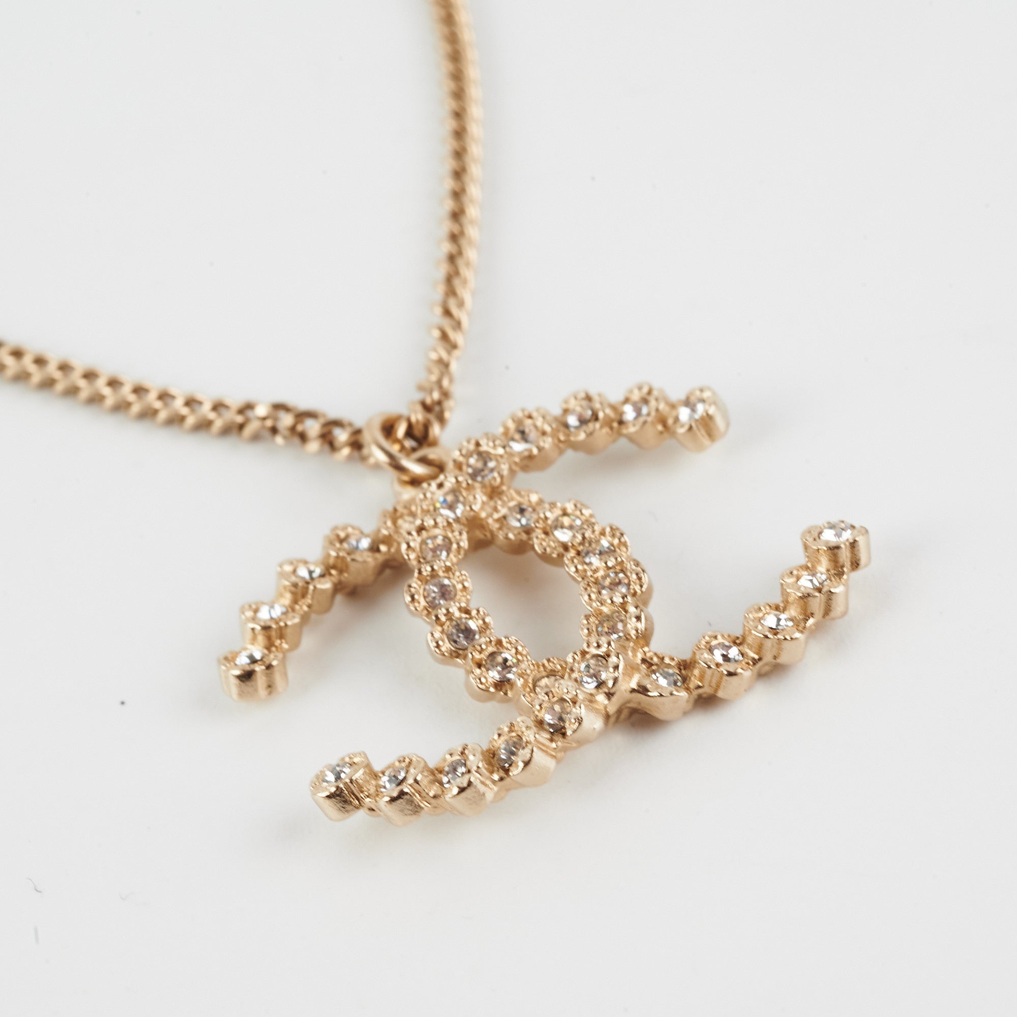 Chanel necklace logo gold Clearance