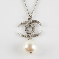 Chanel CC Necklace With Pearl (Costume Jewellery)