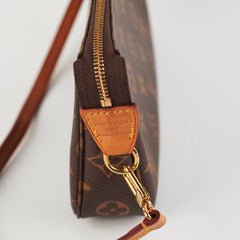 HOLD RT ITEM 27 - Louis Vuitton Pochette Accessoires Monogram - Microchipped