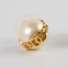 Chanel 23K CC Round Pearl Stud Earrings Costume Jewellery