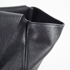 Saint Laurent Le 5 A 7 Bea Leather Tote Black