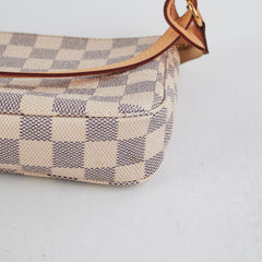 Louis Vuitton Pochette Damier Zur