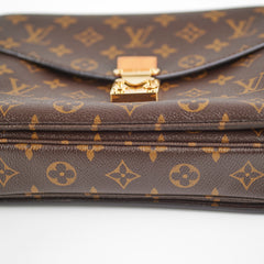 Louis Vuitton Pochette Metis Monogram