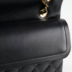 Chanel M/L Classic Flap Lambskin Black - 2026