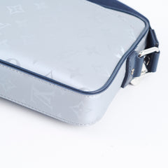 Louis Vuitton Alpha Messenger Satellite