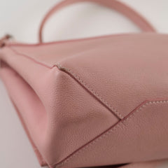 Louis Vuitton Lock Me Light Pink