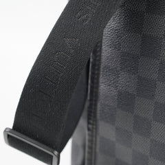 Louis Vuitton Messenger Bag Damier Graphite
