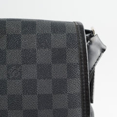 Louis Vuitton Messenger Bag Damier Graphite